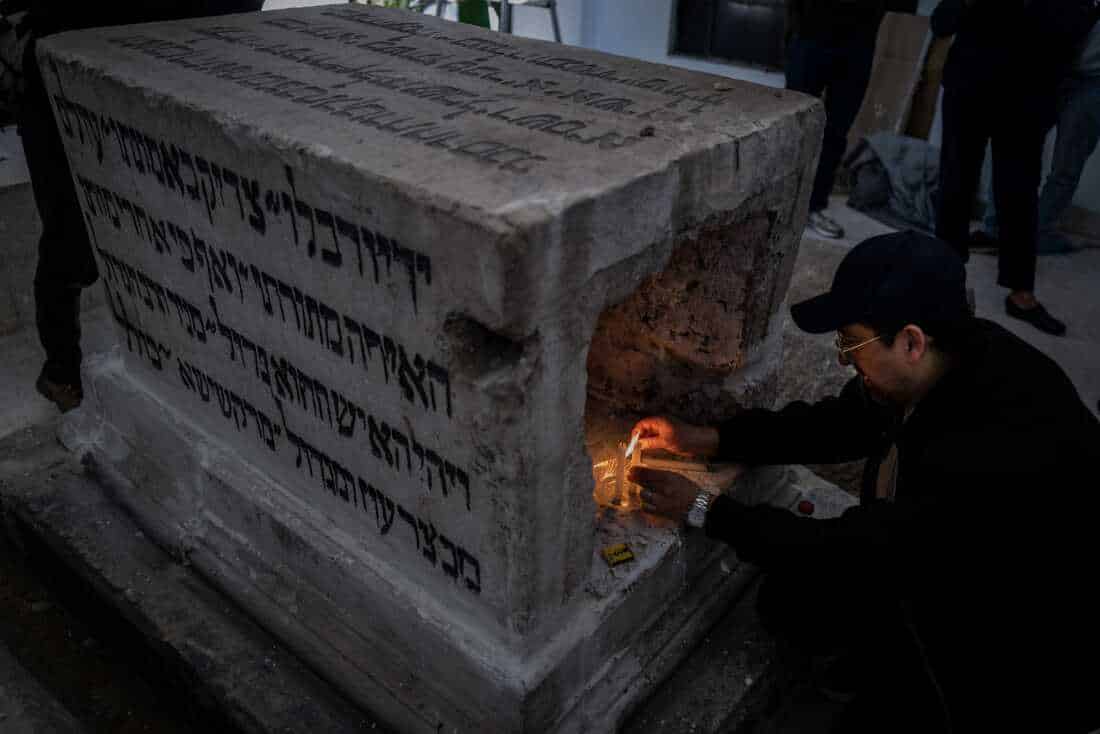 Syrian Jews return to Damascus for the first time in decades, hoping to ...