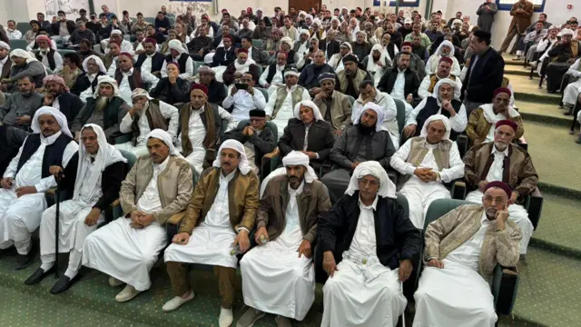 شيوخ وعمد محافظة مرسى مطروح خلال اجتماع عاجل بحث تطورات القضية