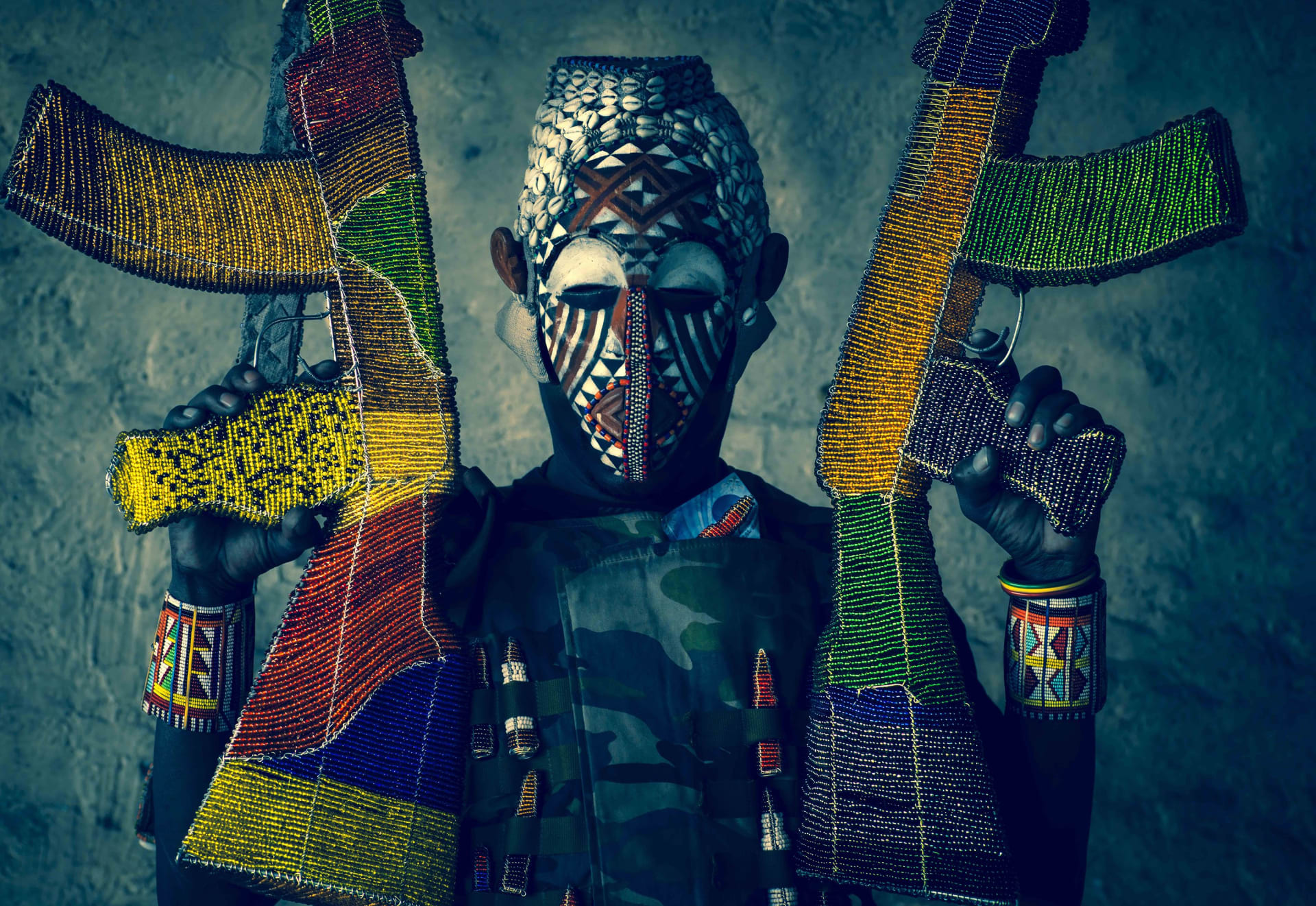 فنان يستخدم 35 مليون خرزة لتزيين طائرة نفاثة