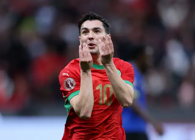 المغربي براهيم دياز يحتفل بتسجيل هدف منتخب بلاده في مرمى تنزانيا