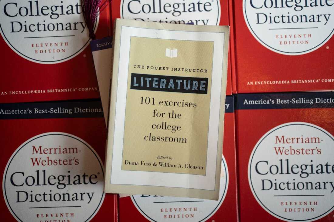 Bond provides her students with dictionaries, so they don’t have to rely on technology to look up words. And she sometimes uses a pocket instructor book for ideas to get students to talk about and engage with literature.