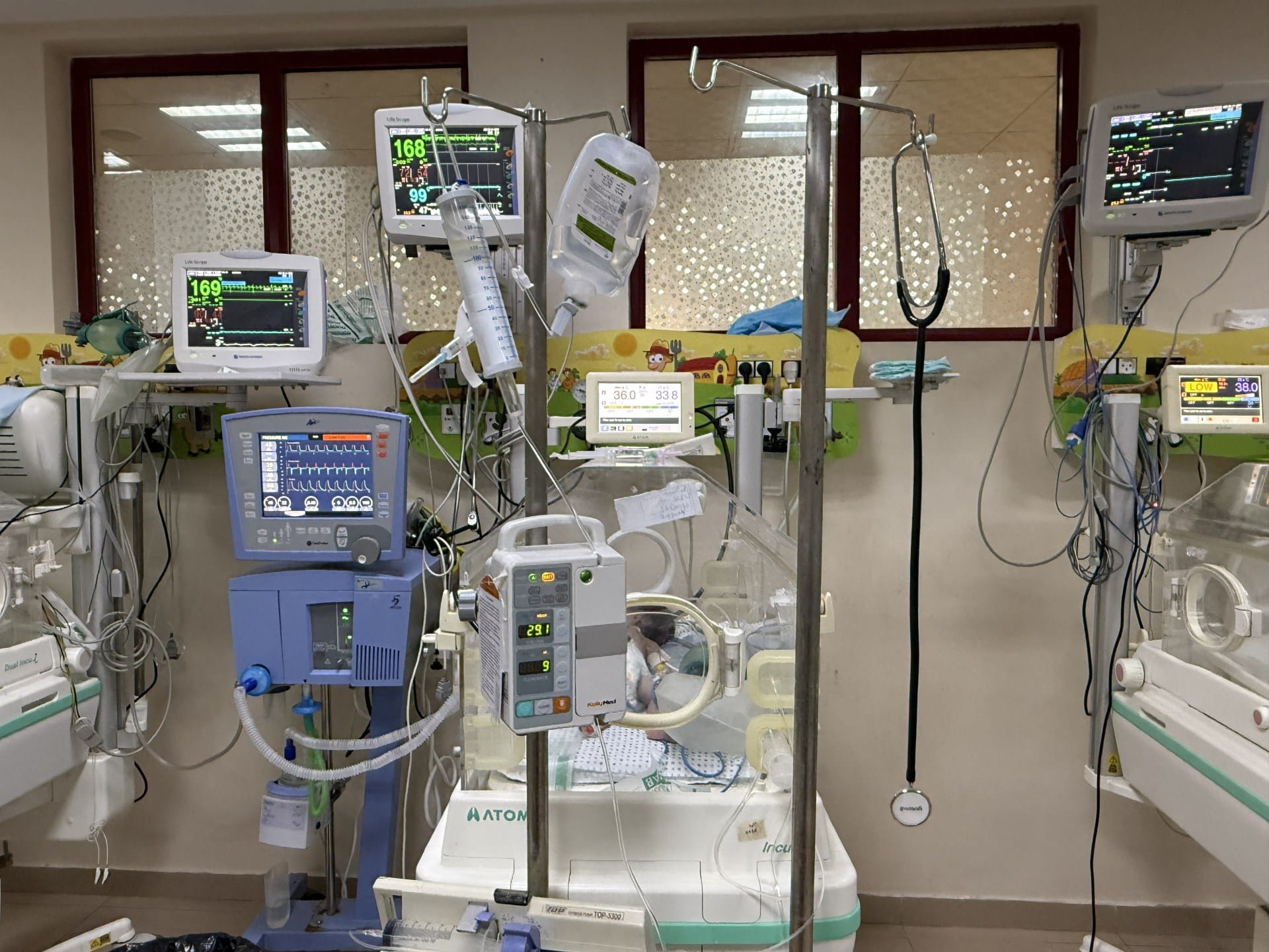 Premature babies face strained care in central Gaza