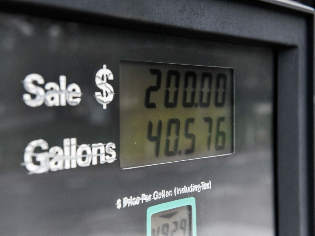 Oil and US Petrol Prices Rise as Tensions Escalate