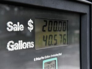Oil and US Petrol Prices Rise as Tensions Escalate
