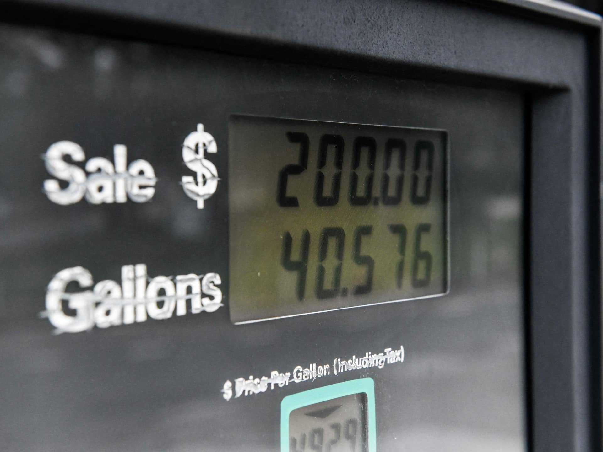 Oil and US Petrol Prices Rise as Tensions Escalate