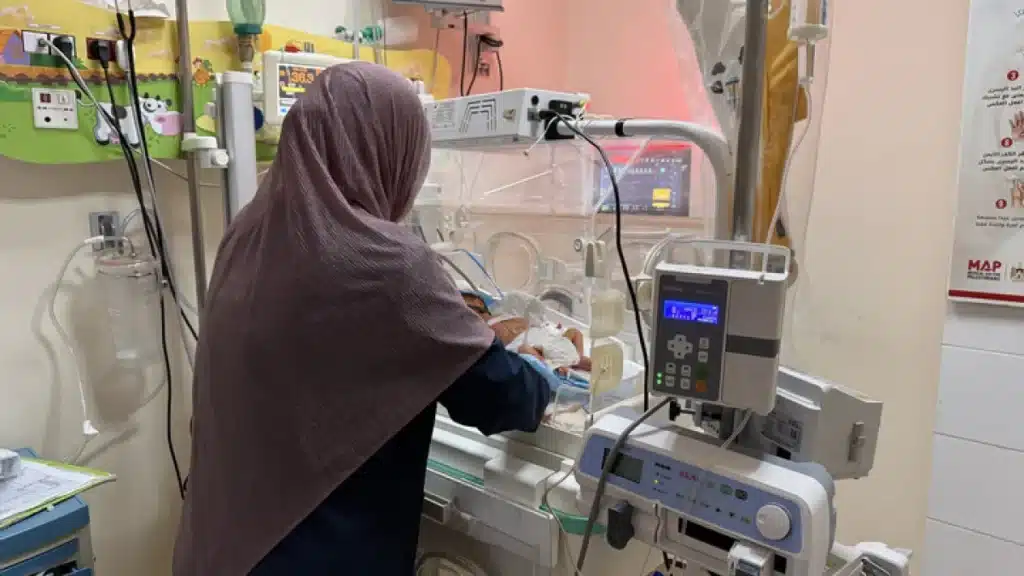 Patients and staff in a Gaza hospital during a power outage