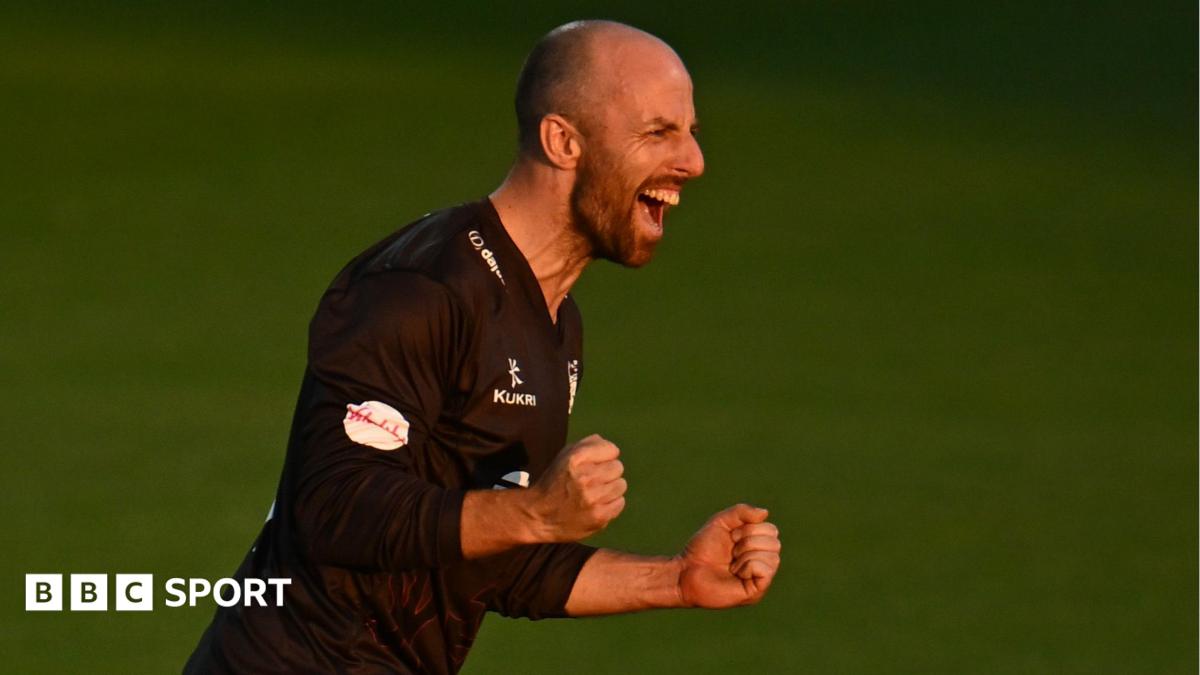Jack Leach bowling for Somerset as they beat Worcestershire Rapids in the T20 Blast