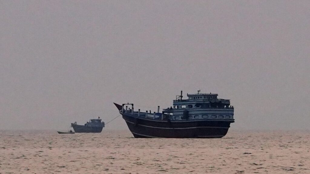 US Launches New Attacks as Houthis Target Tankers