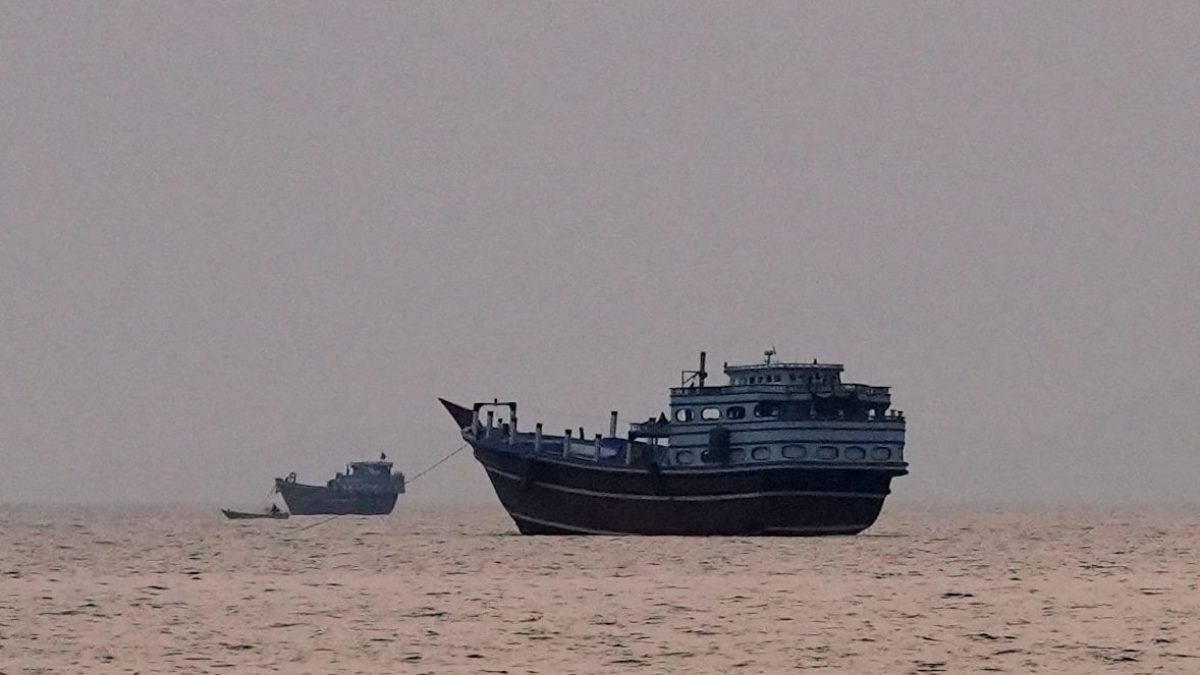 US Launches New Attacks as Houthis Target Tankers