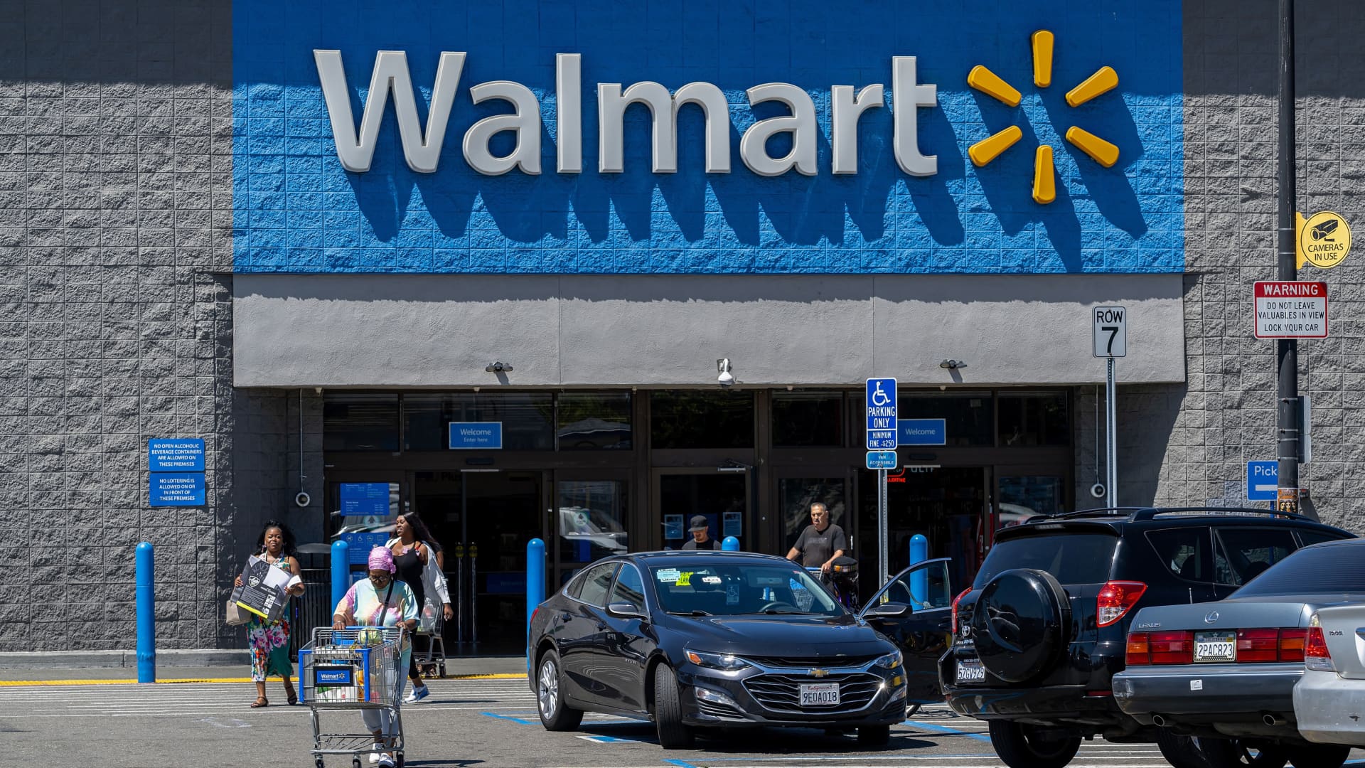 Walmart Raises Outlook After Second-Quarter Sales Beat