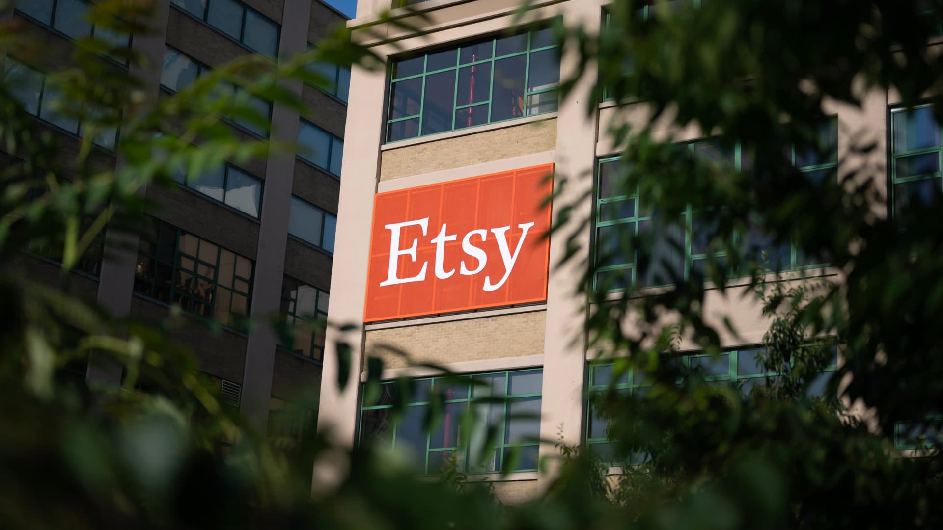 Etsy to Cut About 220 Jobs After Strong Quarter