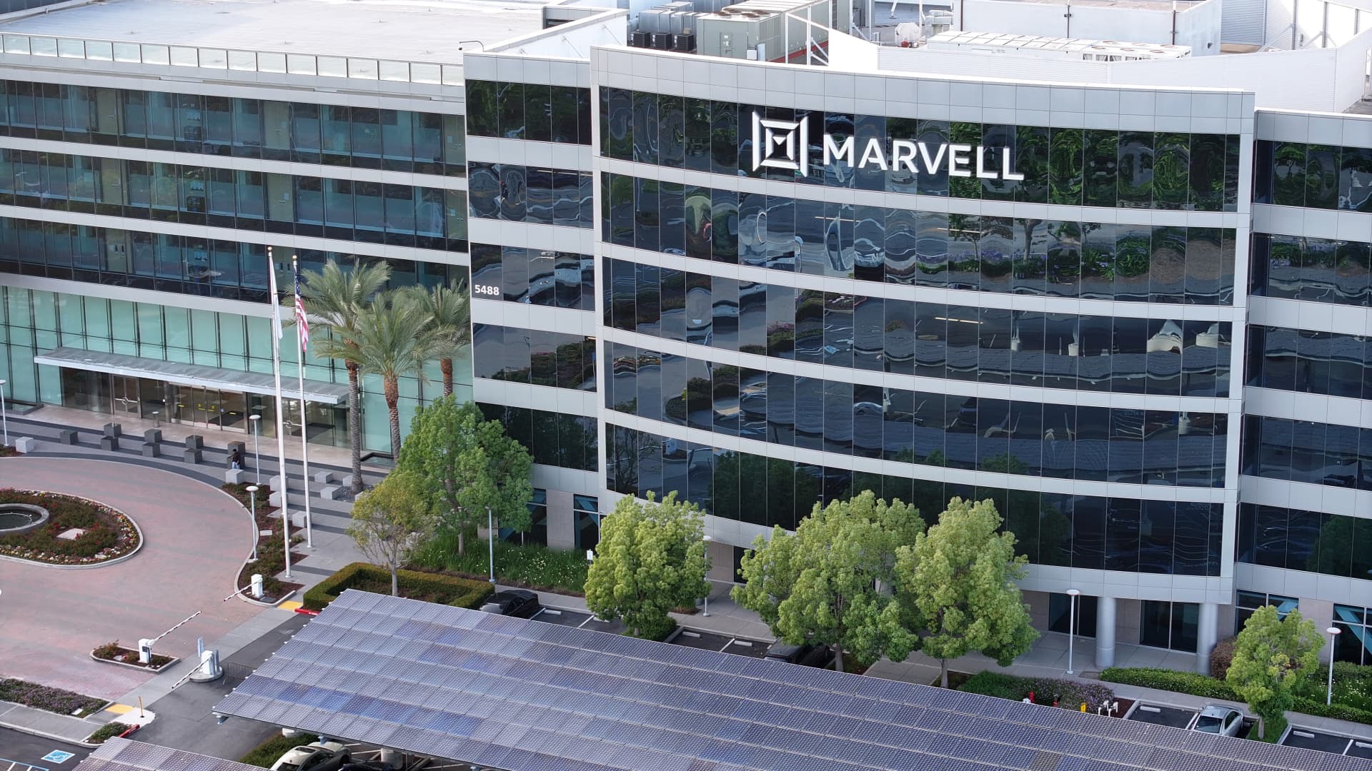 Marvell Shares Fall as 2028 Outlook Misses Expectations