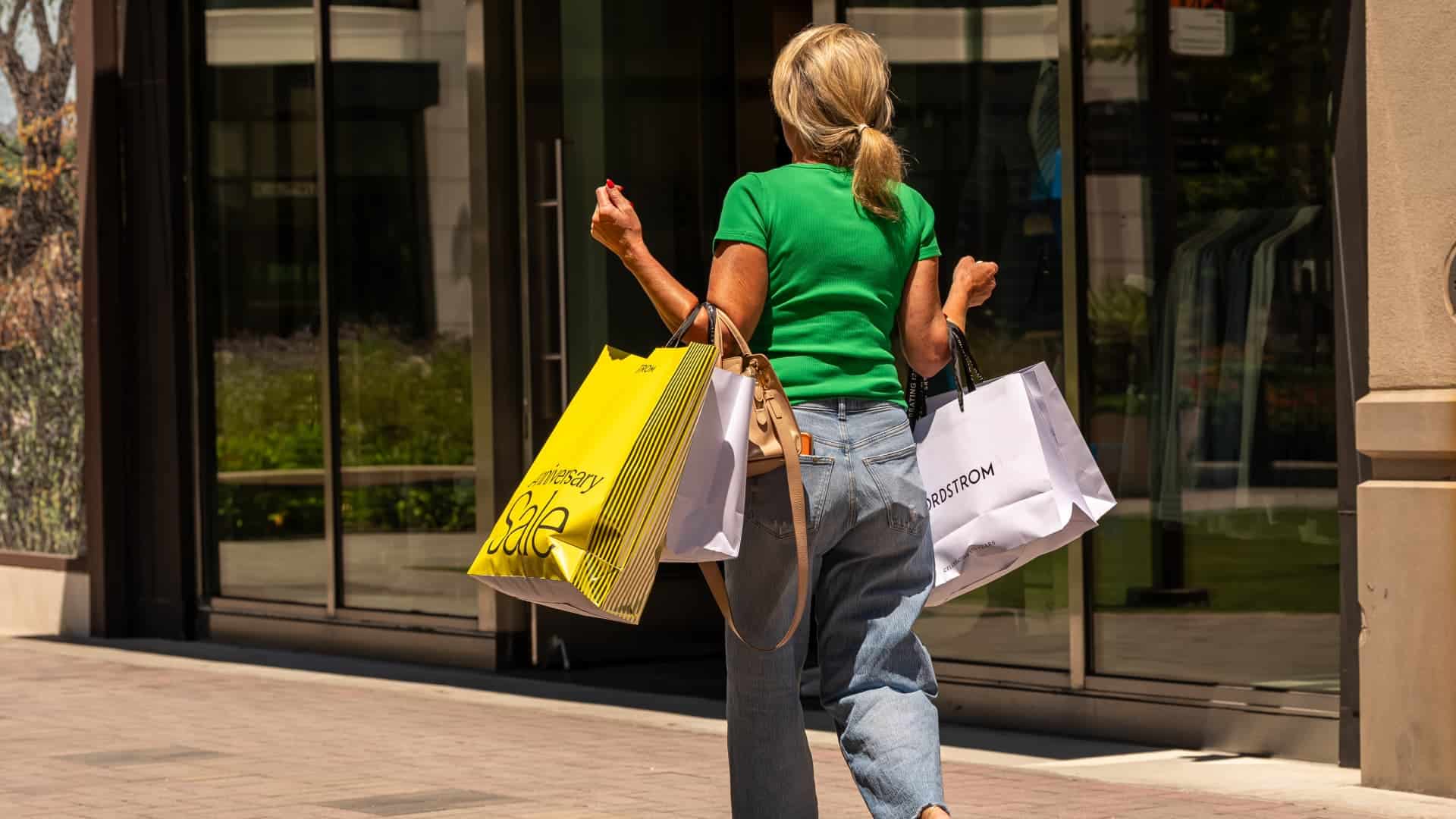 Treasury Yields Rise After July Retail Sales Decline