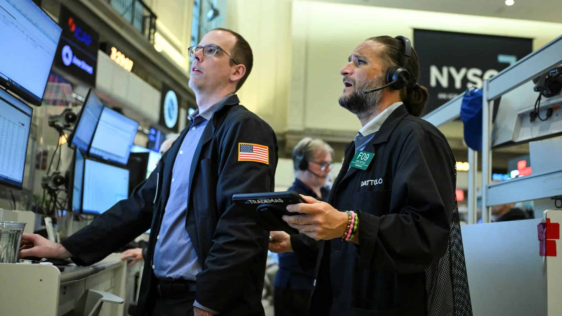 Investors Urge Broader Portfolios as Market Risks Shift