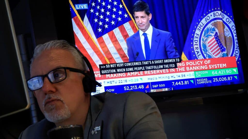Warsh Remarks Leave Rate Hike Possibility Open