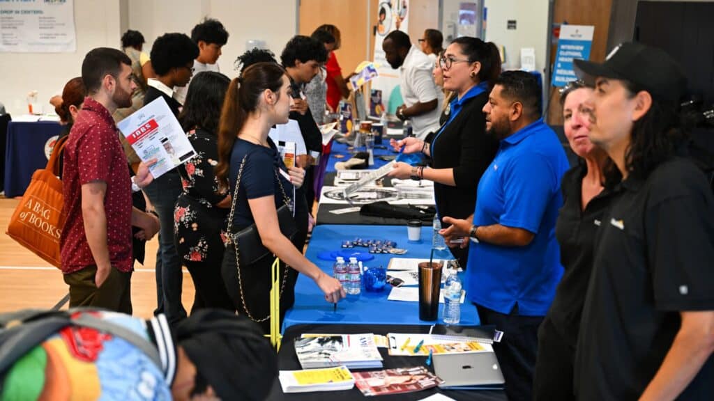 July Jobs Report Sends Mixed Labor Market Signals
