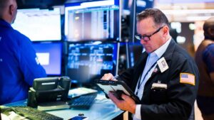 Goldman’s Varadhan Urges Investors to Stay Invested
