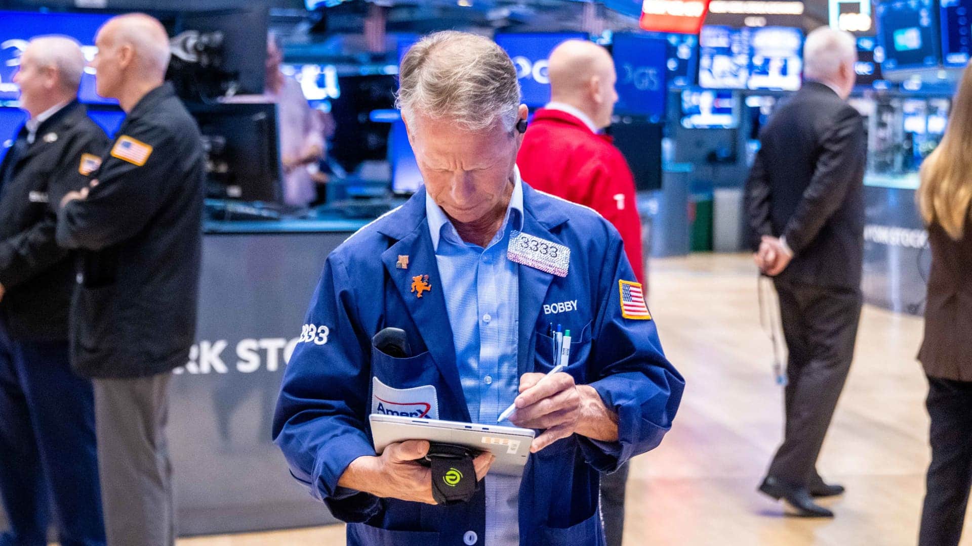 Traders Absorb Warsh Signal as VIX Hits Yearly Low