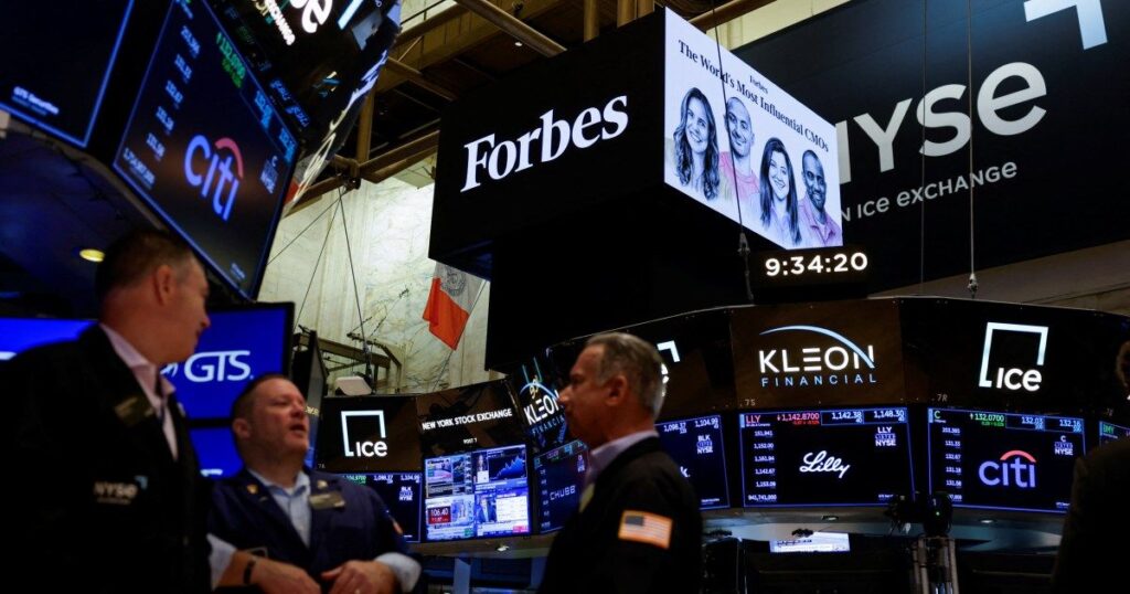 US Stocks Rise as Oil Prices Drop