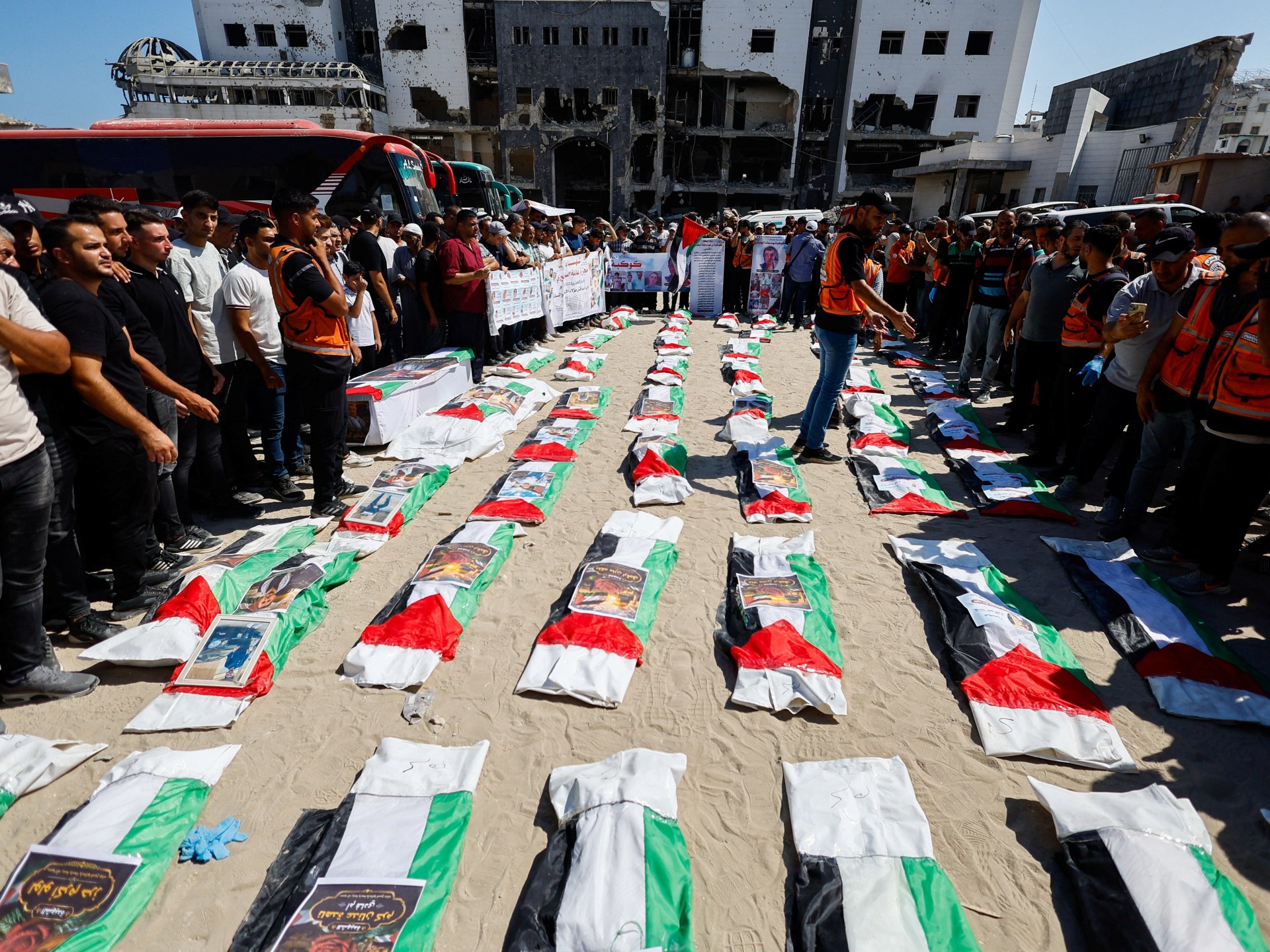 Gaza City Buries 50 Recovered From Rubble
