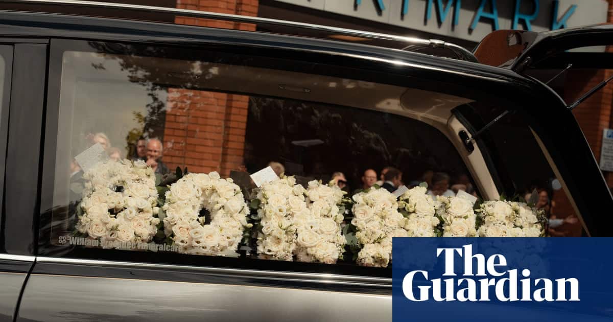 Swansea Mourners Gather for Bonnie Tyler Service