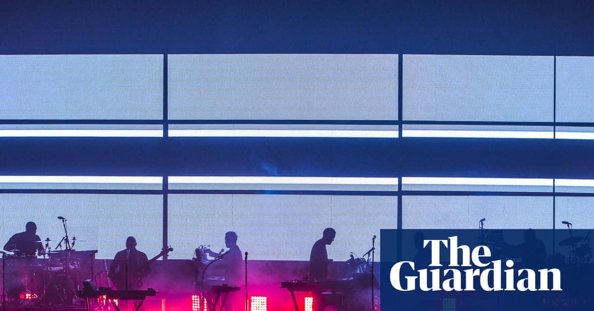 Singapore Bars Massive Attack Over Palestinian Flag