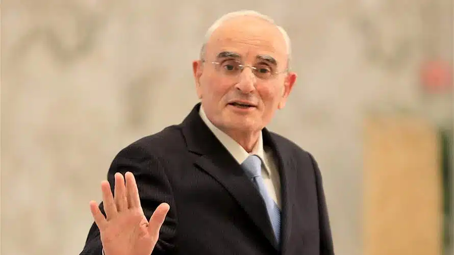 Lebanon Defense Minister Apologizes to Martyrs’ Families
