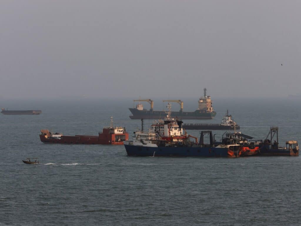 Iranian Parliament Advances Hormuz Service Fee Plans