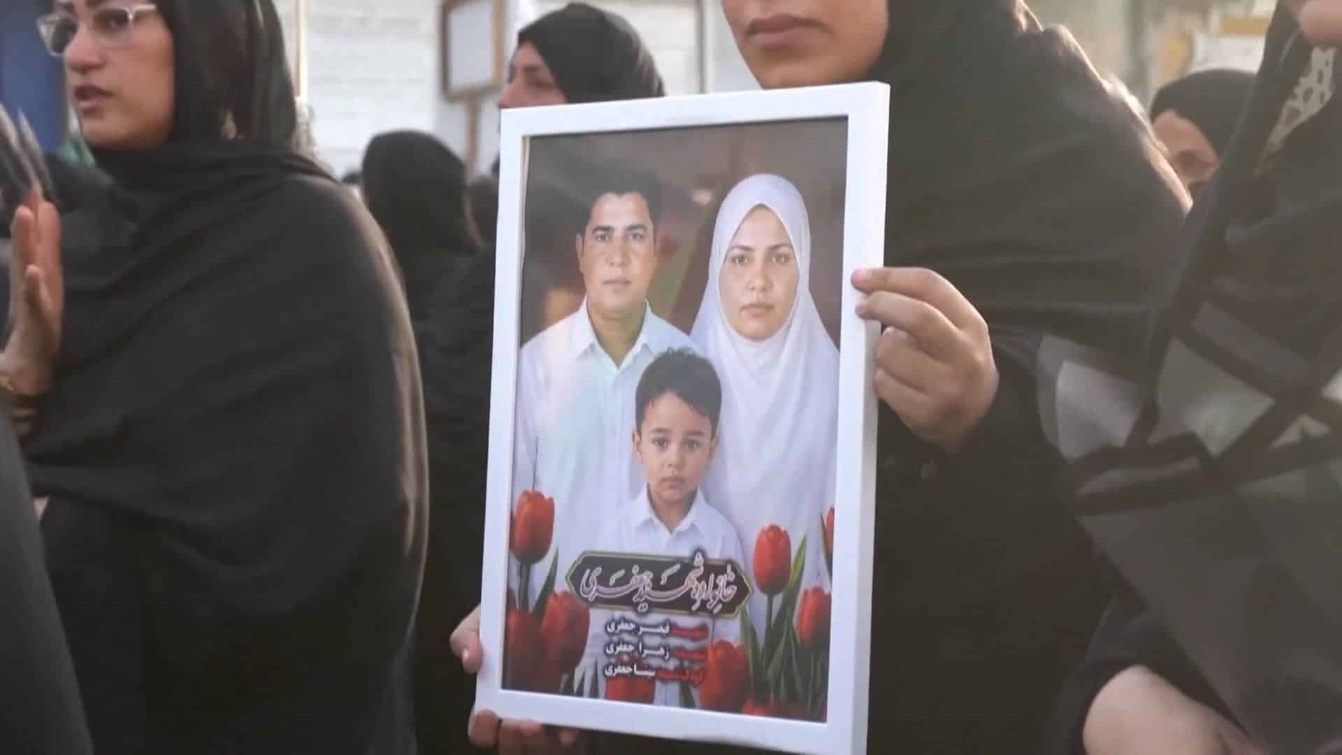 Funeral Held for Family Killed on Qeshm Island