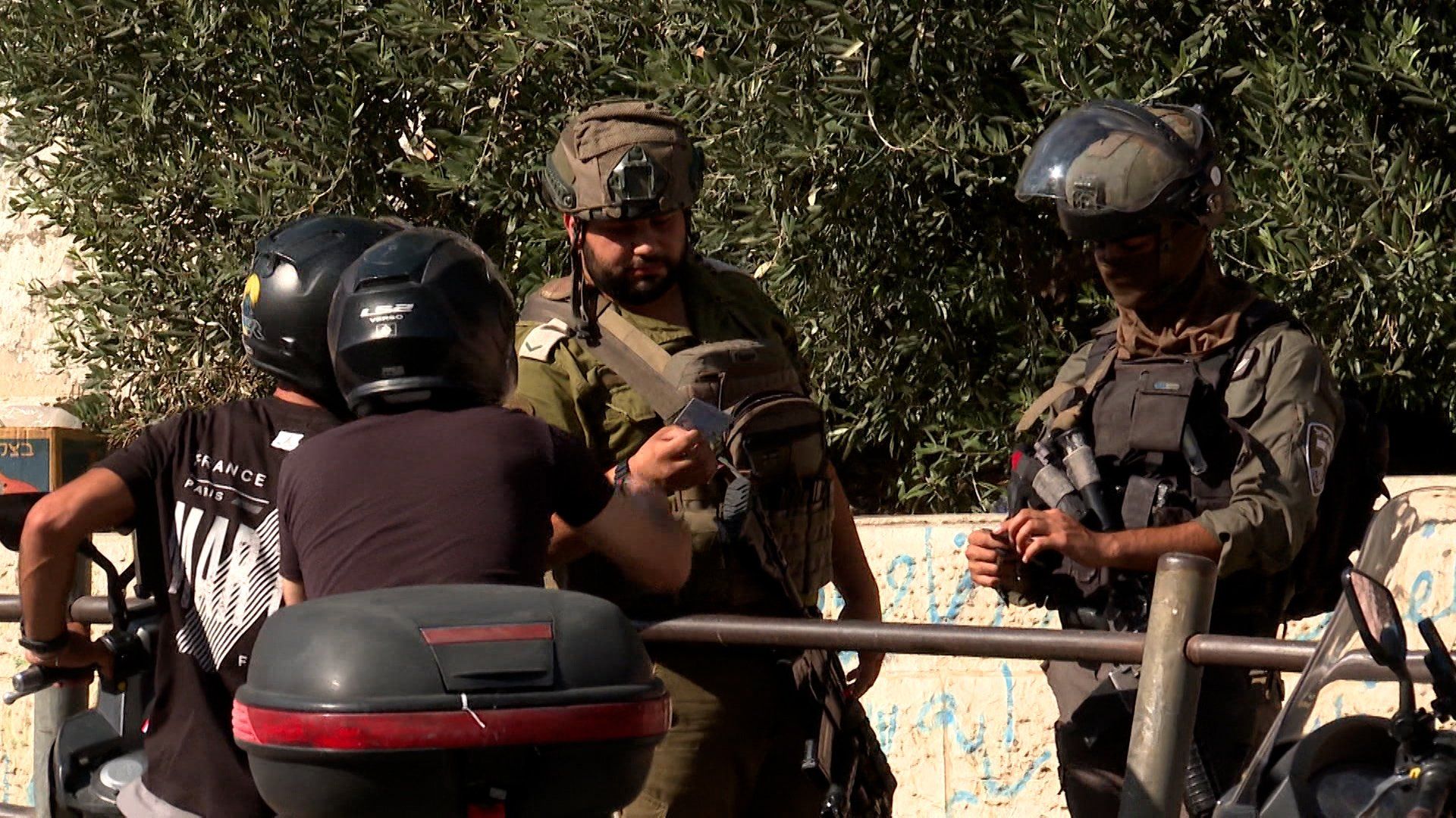 Israeli Forces Launch Qalandiya Camp Operation