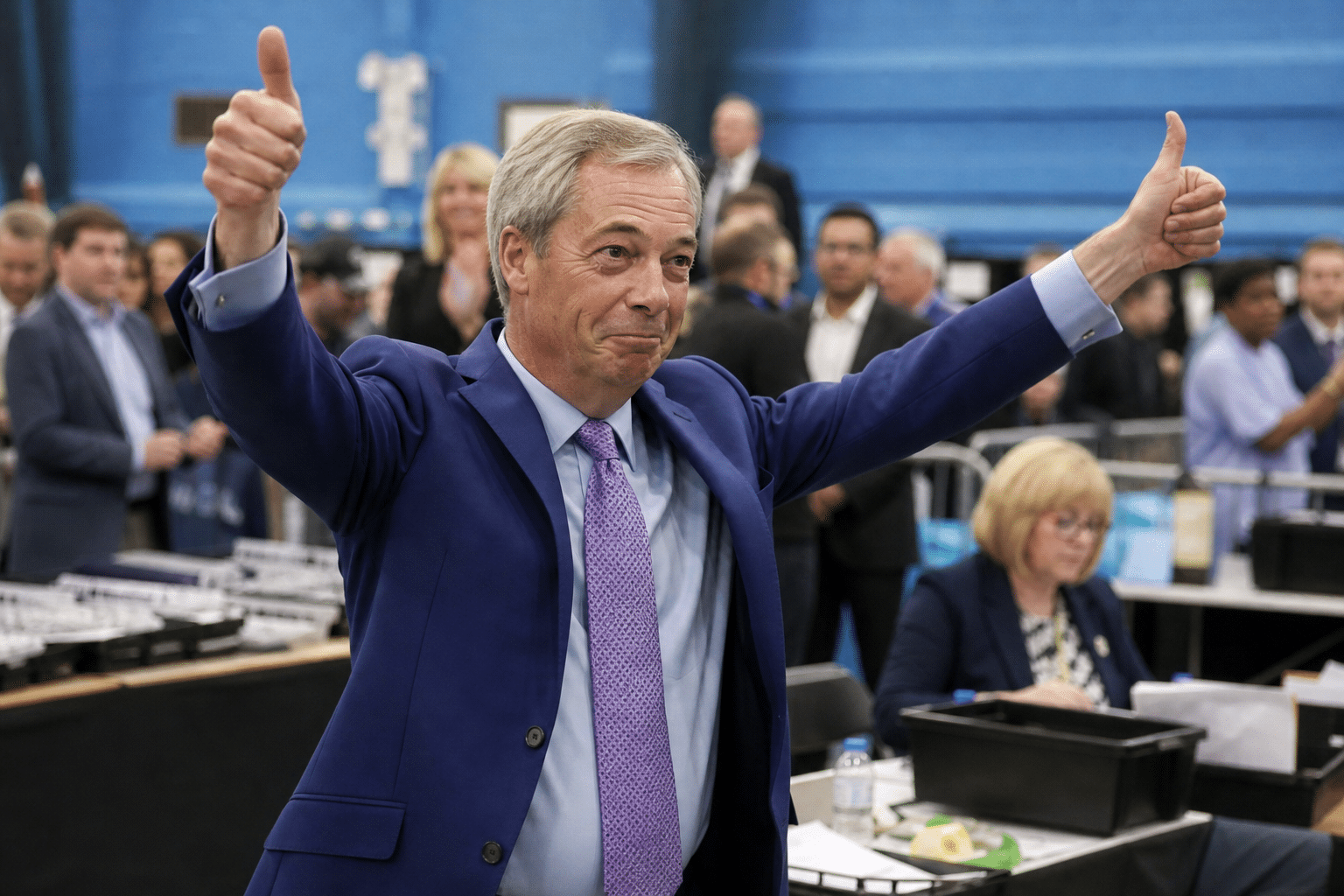 Farage wins Clacton by-election after skipping final count