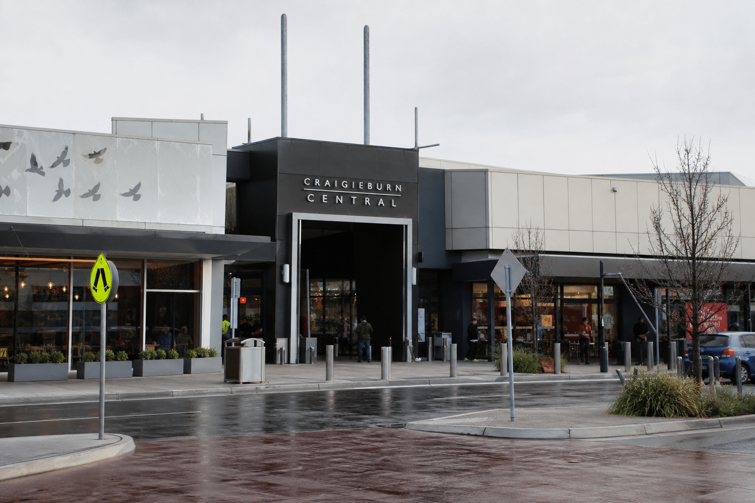 Shots Fired During Machete Argument at Craigieburn Centre