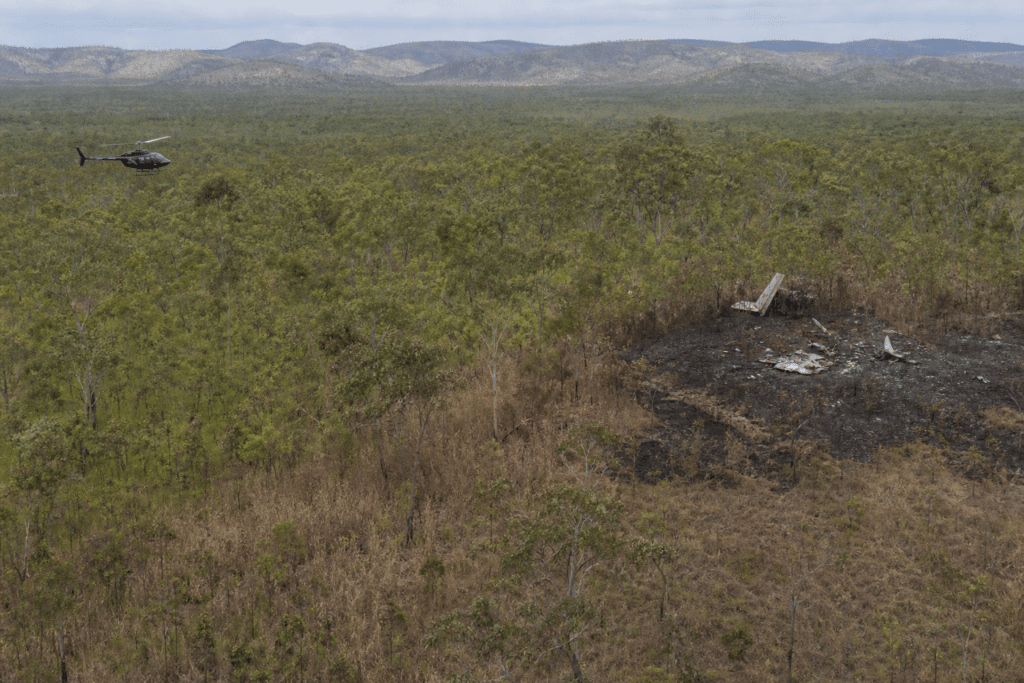 Search continues for pilot Bob Bramley after NT crash