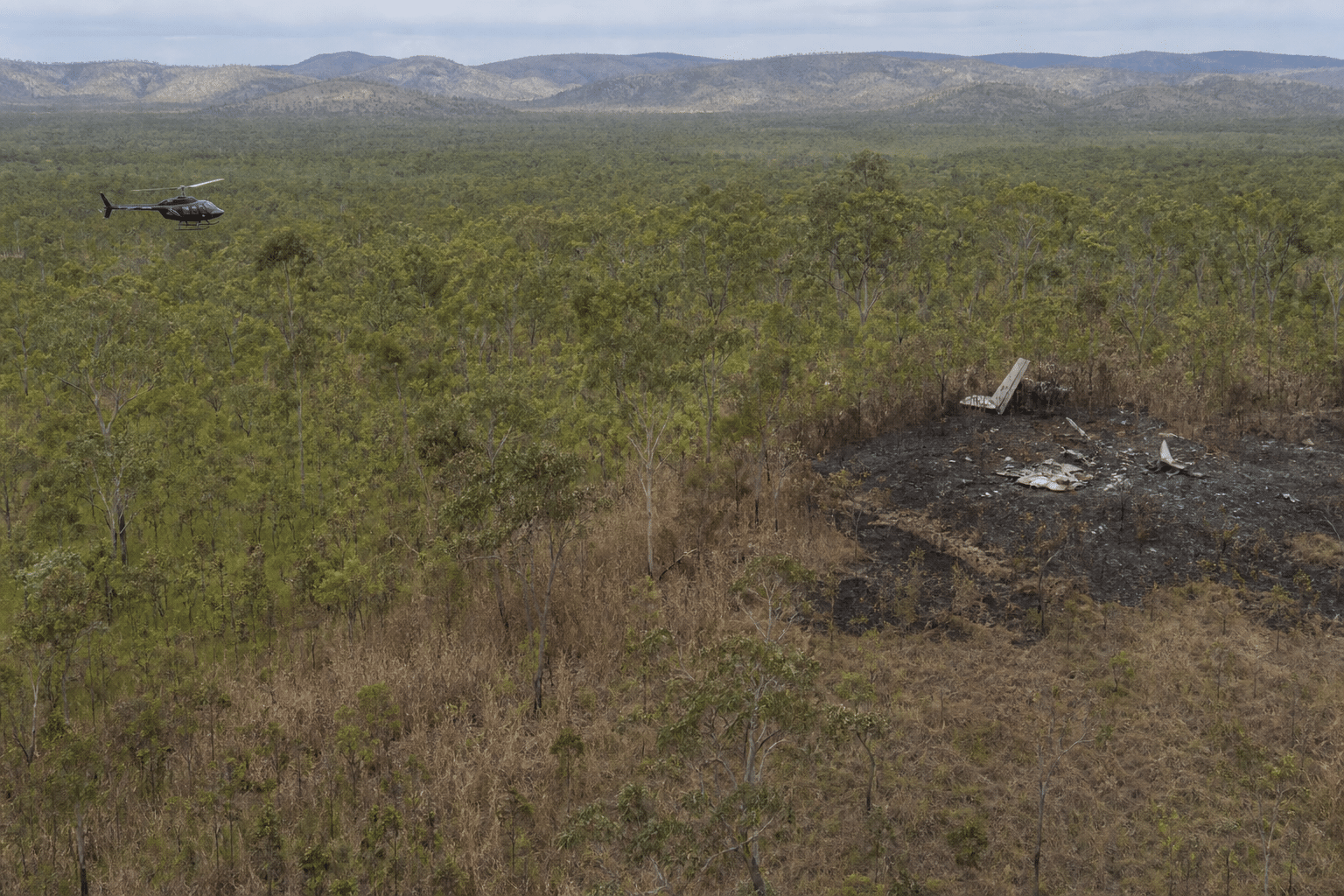 Search continues for pilot Bob Bramley after NT crash