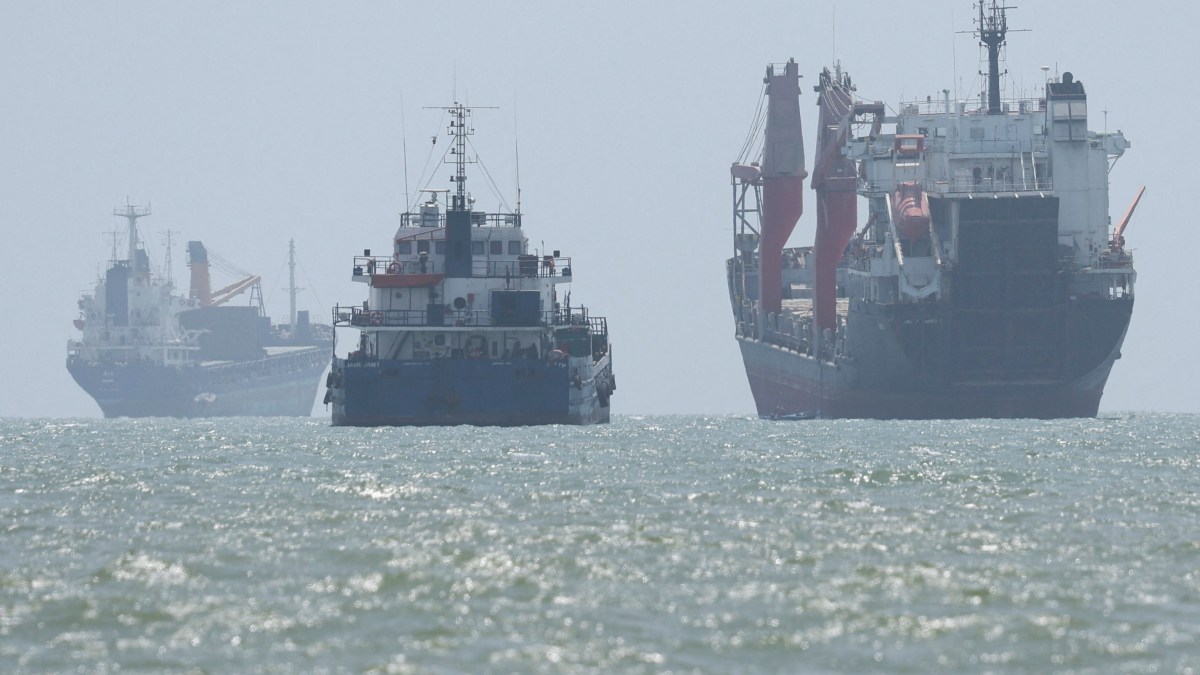 Trump Claims US Navy Demined Hormuz