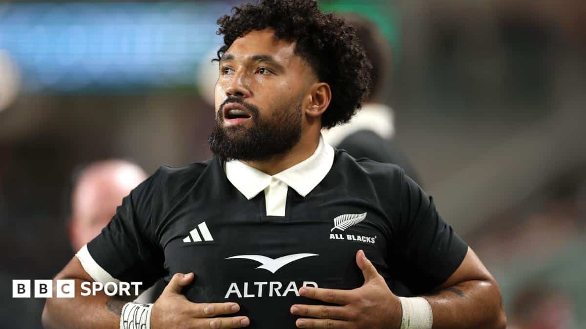 Fineanganofo Delays Newcastle Move for World Cup Bid