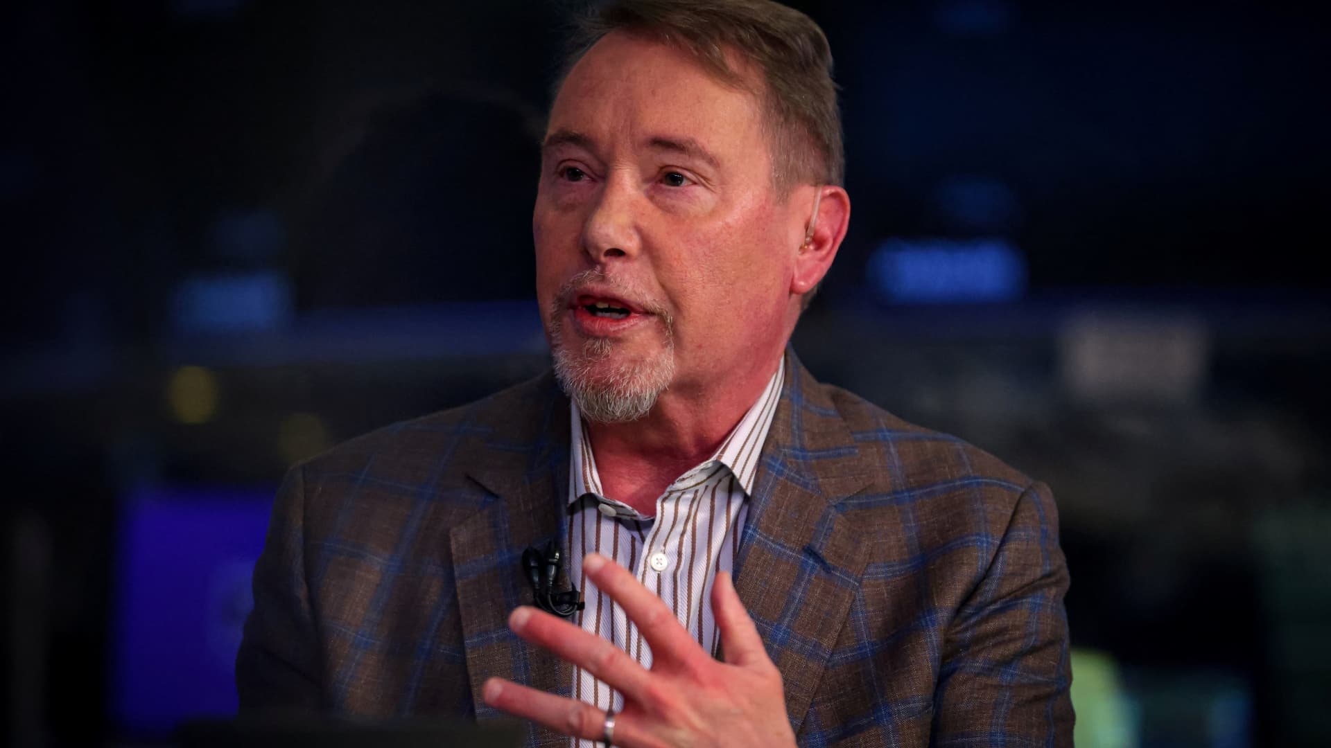Gundlach Urges Larger Federal Reserve Rate Increase