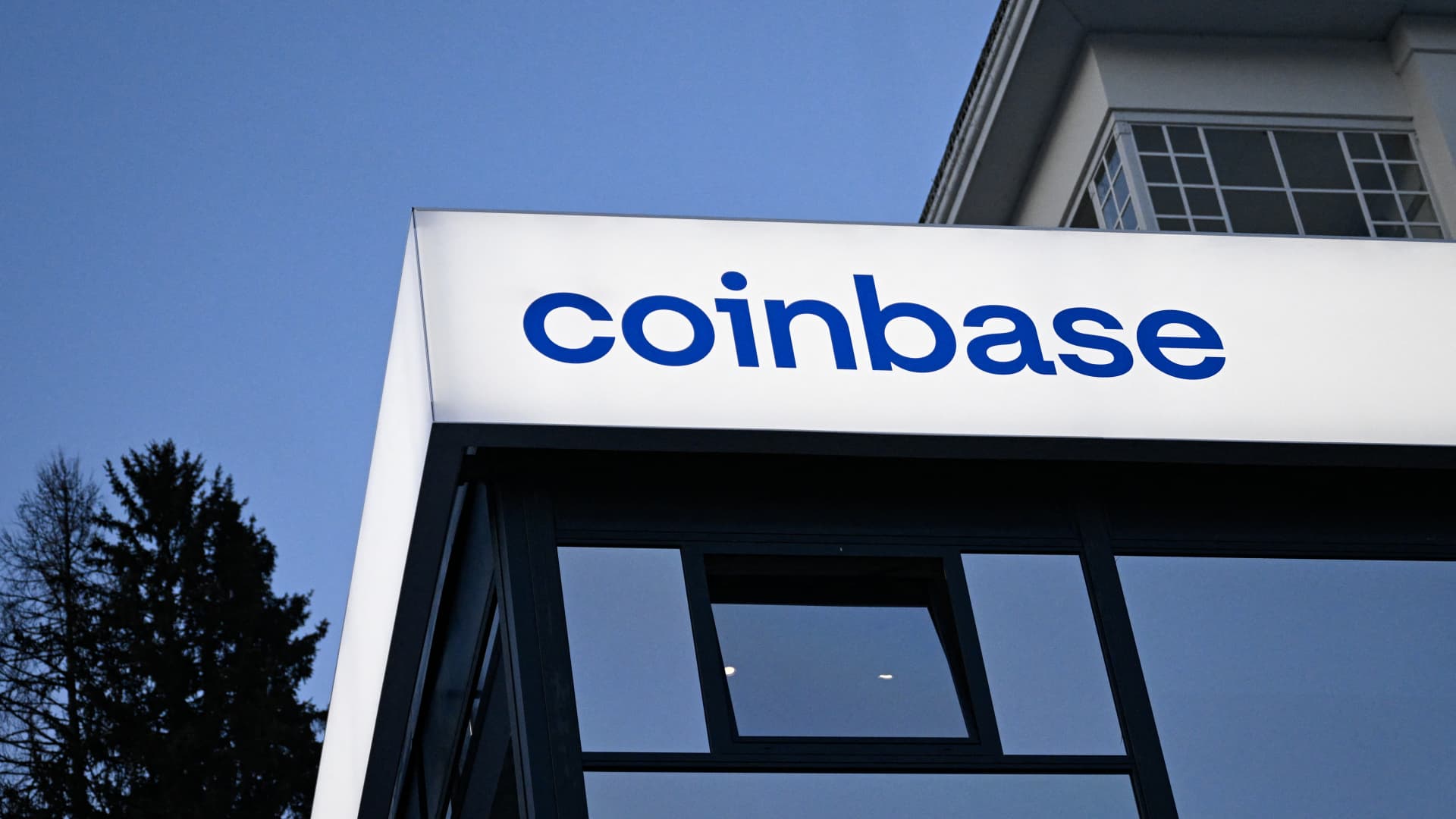 Coinbase Ventures, CMCC Global Back Raven at $90 Million Valuation