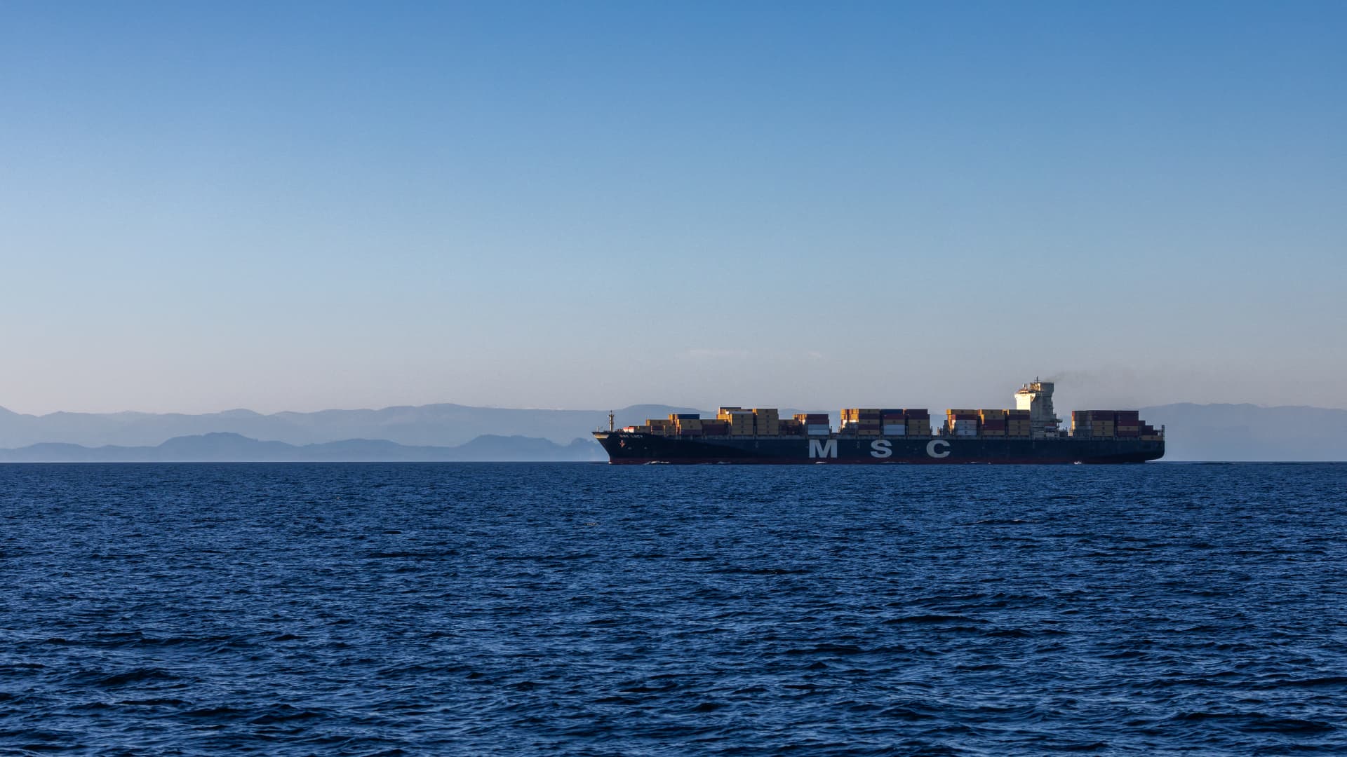 Shipping Stocks Reach Decade Highs as Hormuz Crisis Persists