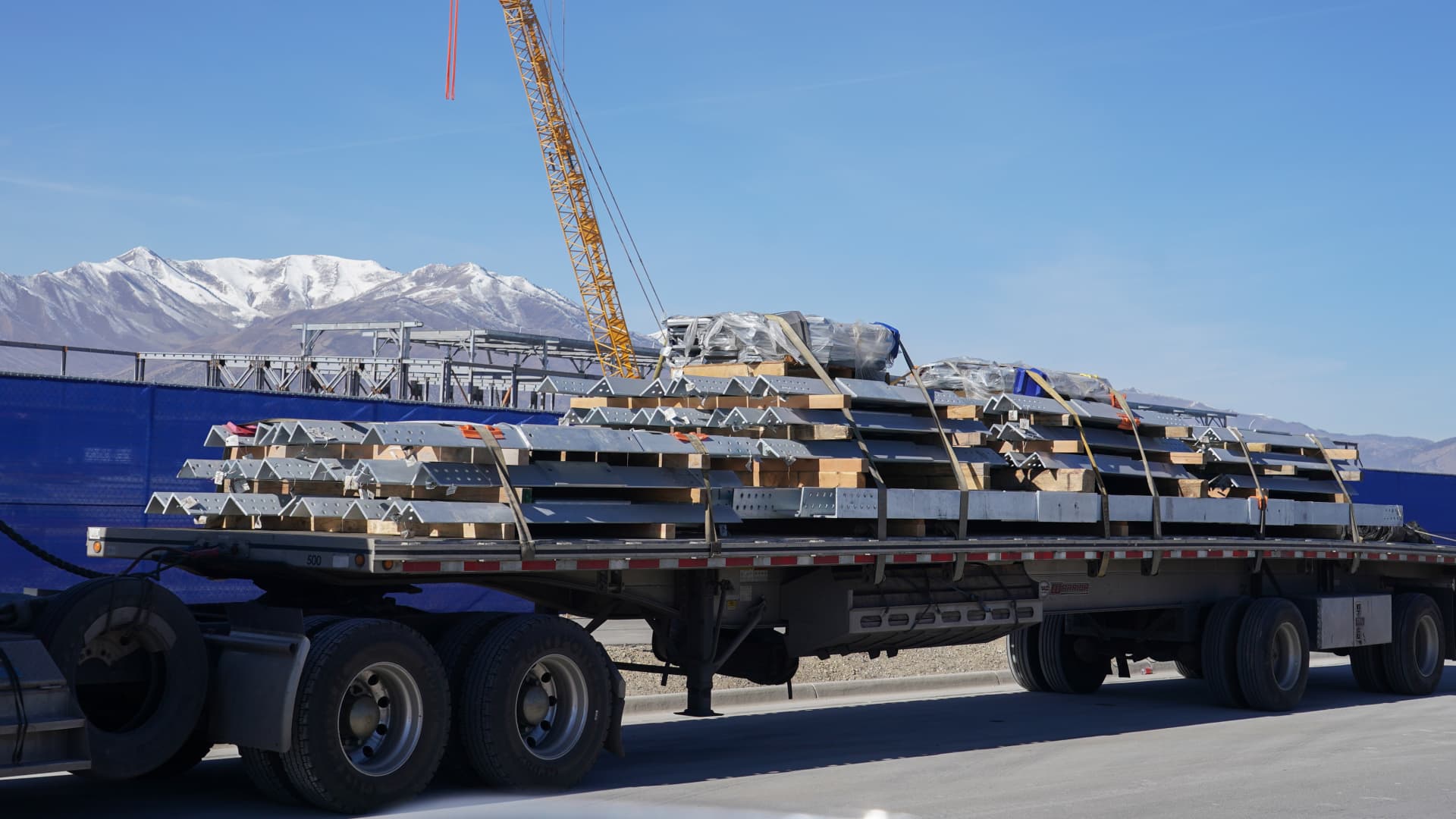 AI Data Centers Bring New Freight Demand to Trucking
