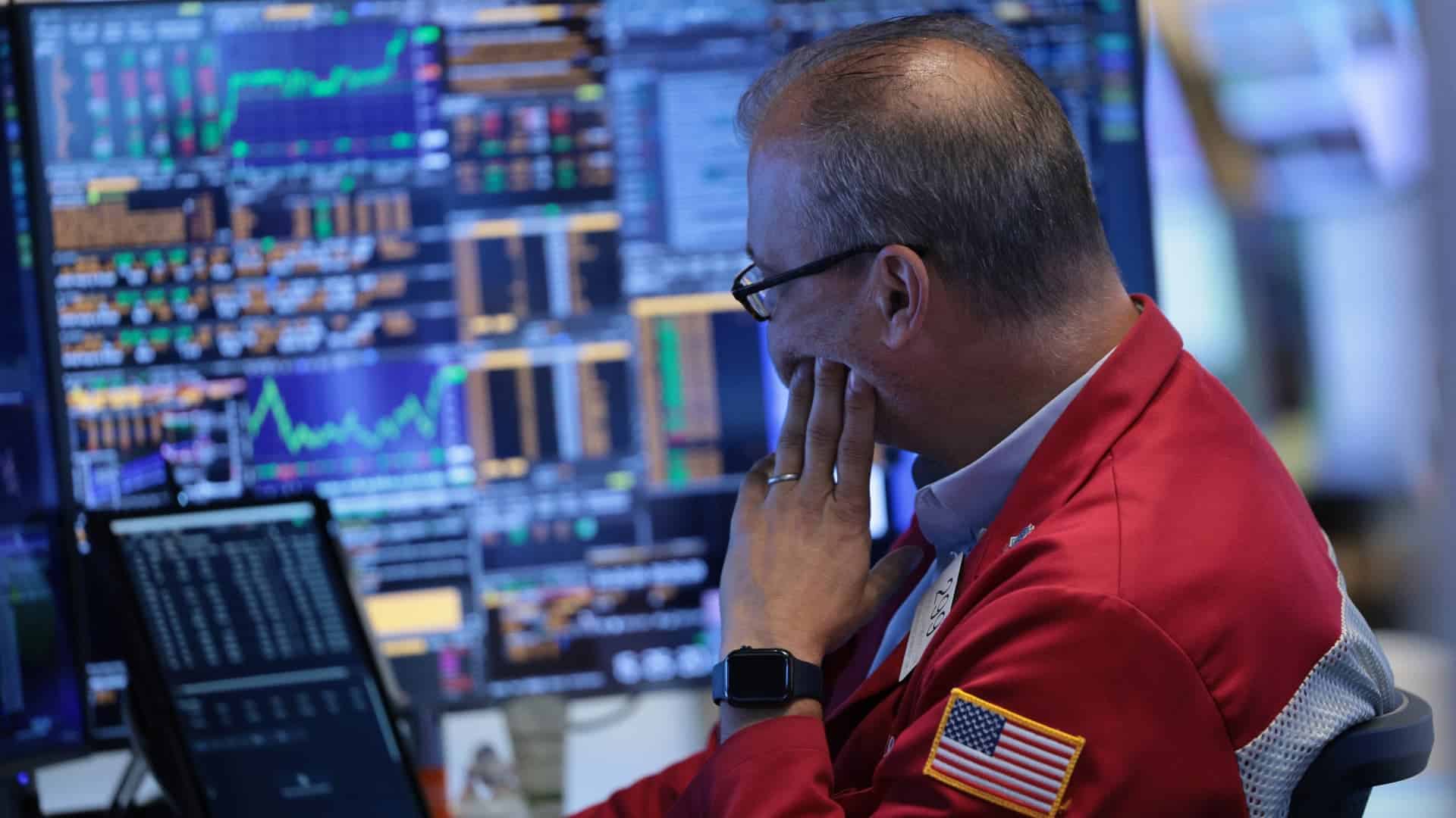 Meta and Apple Offer Bright Spots for Investors