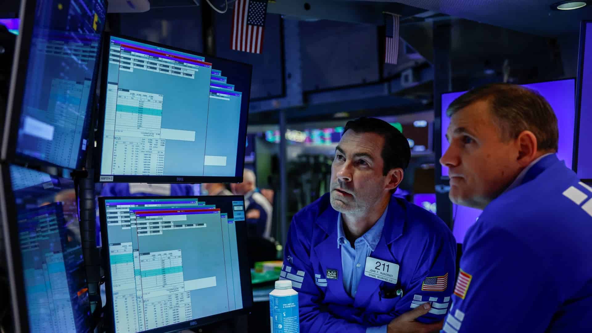 Rate Hike and AI Debate Shake Wall Street