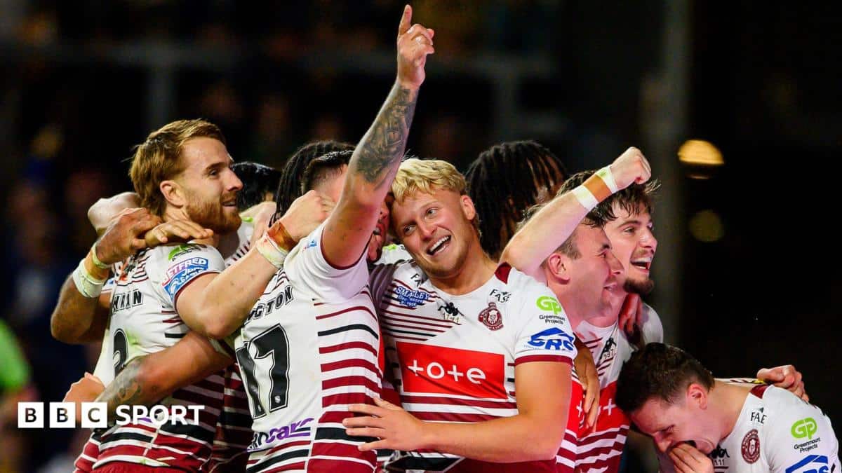 Wigan beat Leeds to lead Super League