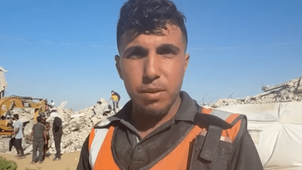 Gaza worker recovers 21 relatives from family home rubble
