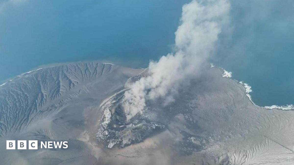 Anak Krakatau Ash Halts Hundreds of Jakarta Flights