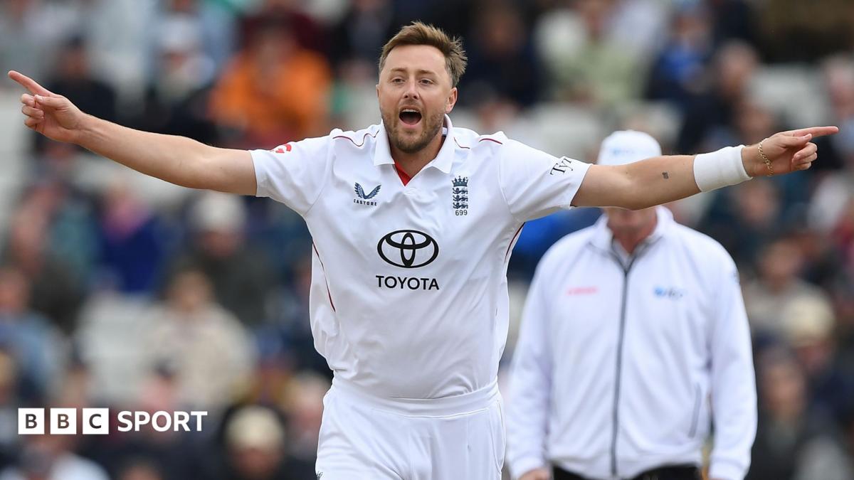 England Close on Pakistan Sweep After Rain Stops Play