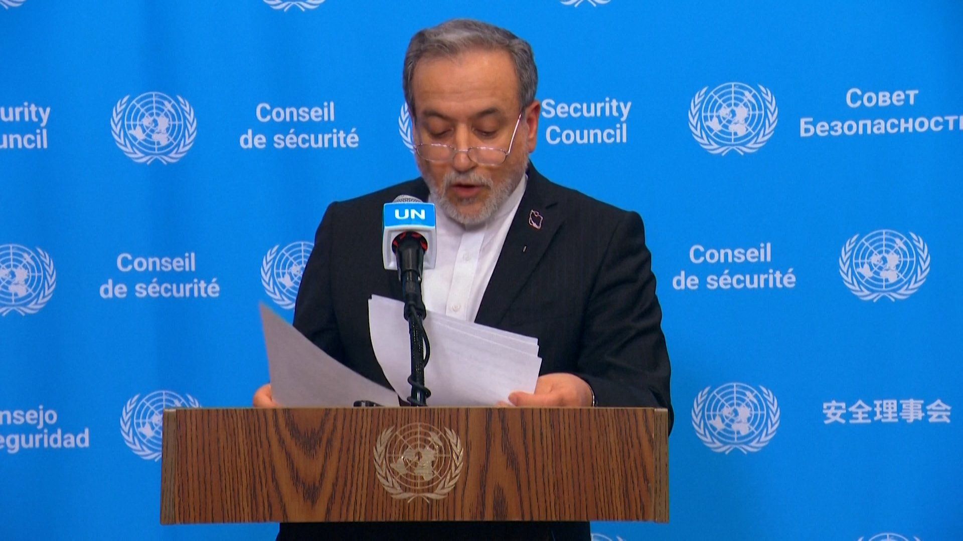 Iran Ties Hormuz Reopening to US Plan
