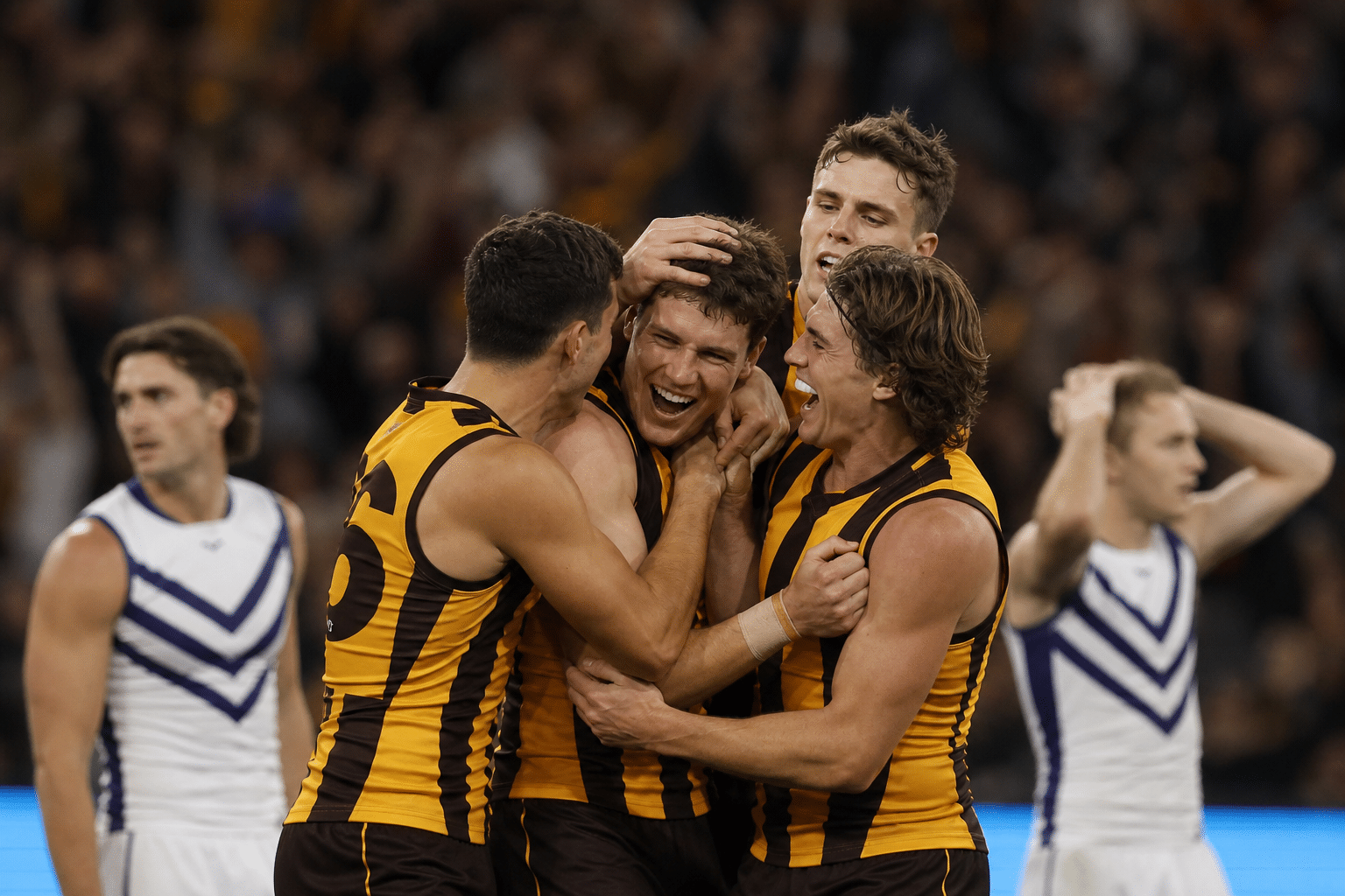Hawthorn stuns Fremantle to claim home preliminary final