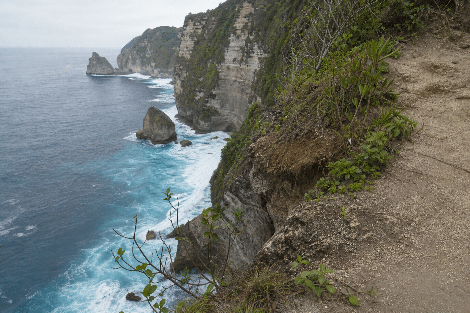 Australian Woman Dies After Nusa Penida Cliff Fall