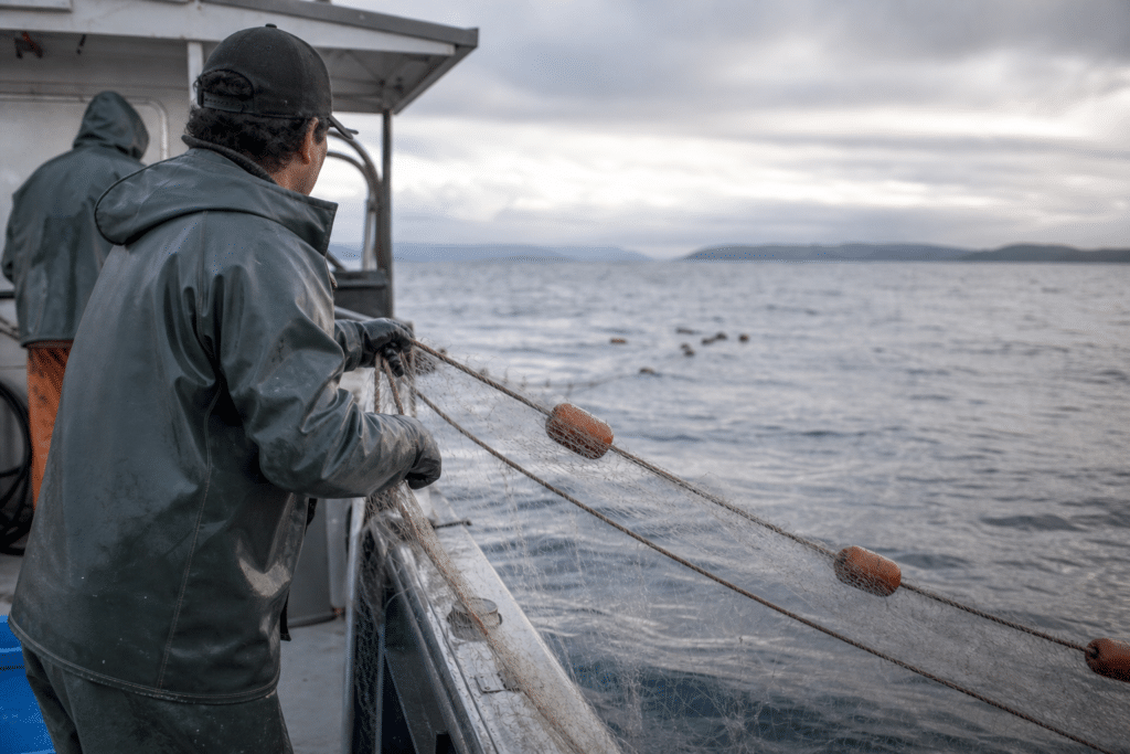 Gillnet fishers cite report in push against reef ban